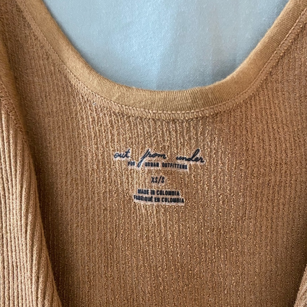 Crop Top - Picture 2 of 3